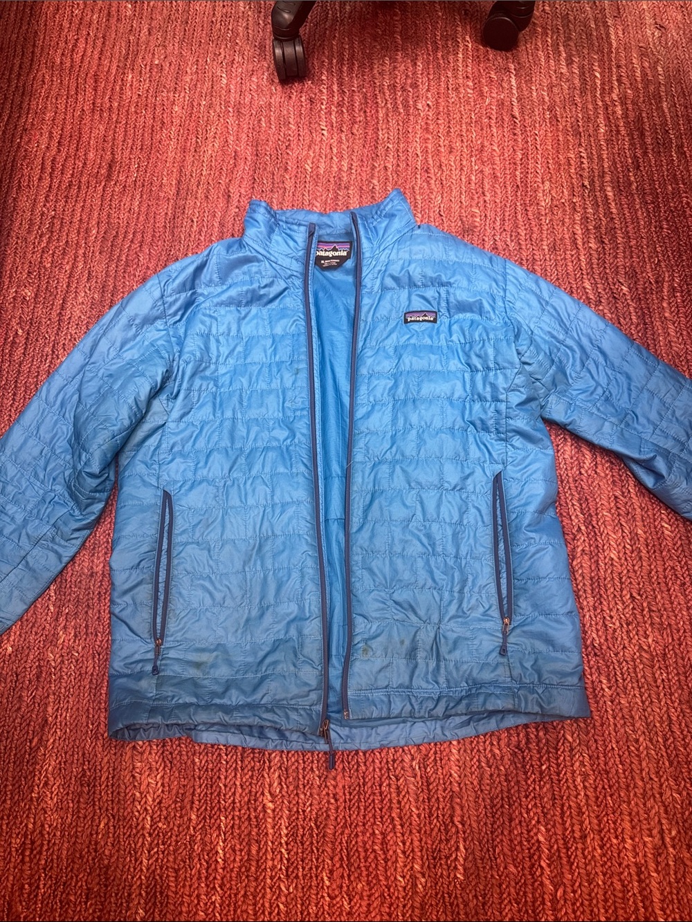 Patagonia Men’s Bright Blue Quilted Puffer Jacket